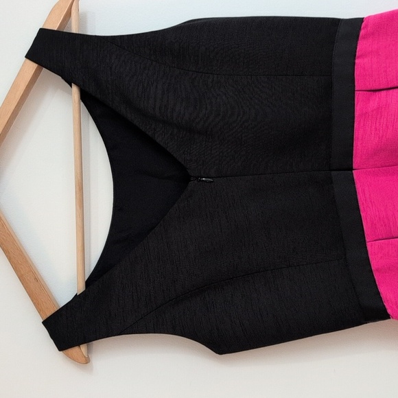 Eliza J Black and Pink Beaded Sheath Dress With Pockets! Size 6 - Picture 10 of 10